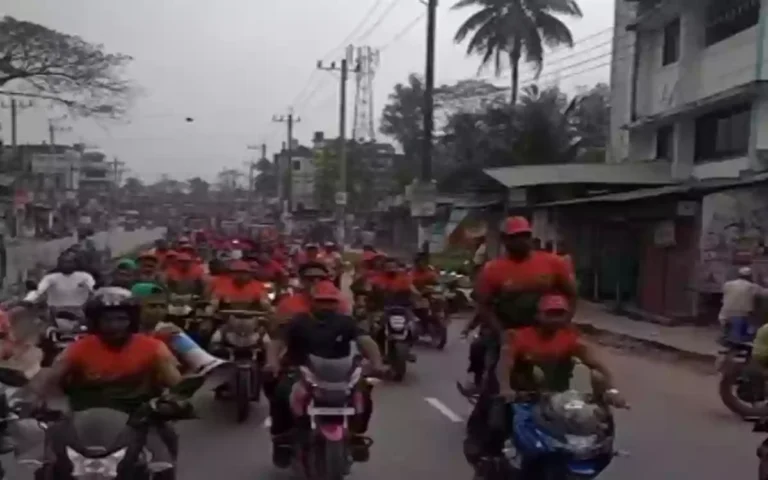 Motorcycle showdown in Noakhali, chanting slogans in the name of BNP leader