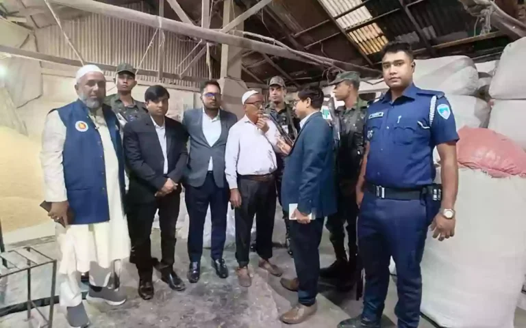 রমজানের আগেই কুমিল্লায় মুড়ি কারখানায় অভিযান, ২ প্রতিষ্ঠানে জরিমানা