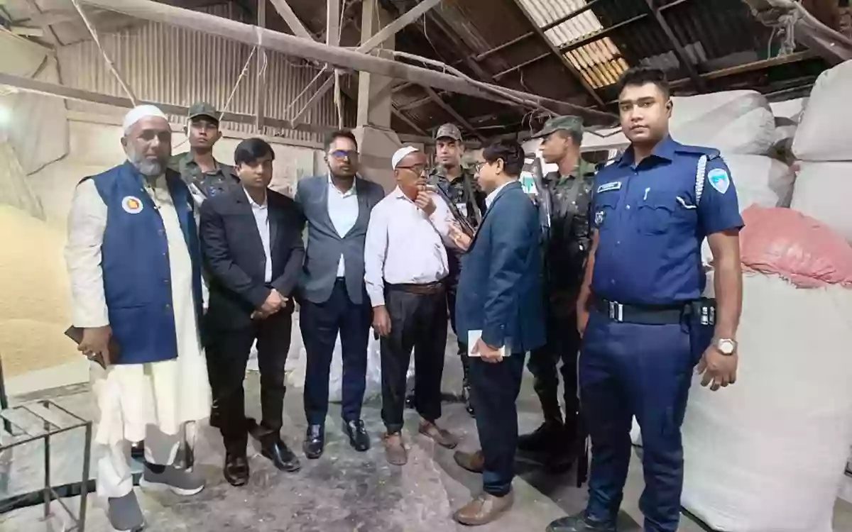 রমজানের আগেই কুমিল্লায় মুড়ি কারখানায় অভিযান, ২ প্রতিষ্ঠানে জরিমানা