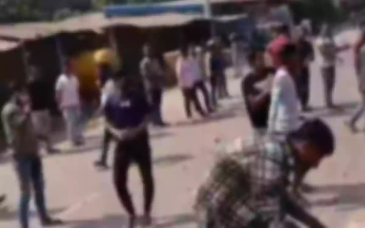 Two groups of Chhatra Dal clashed in Feni, at least 10 people were injured