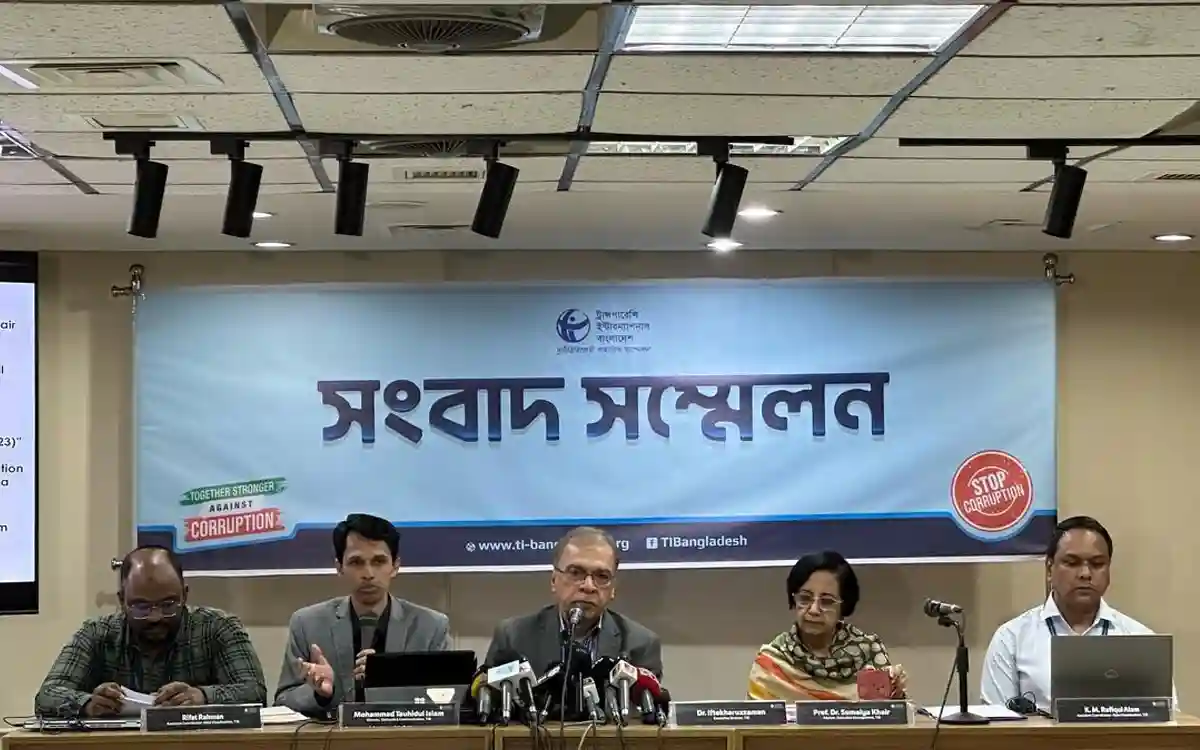 সরকারি ক্রয়খাতের ত্রিপক্ষীয় আঁতাতে বাজার দখলের প্রাতিষ্ঠানিকীকরণ: টিআইবি