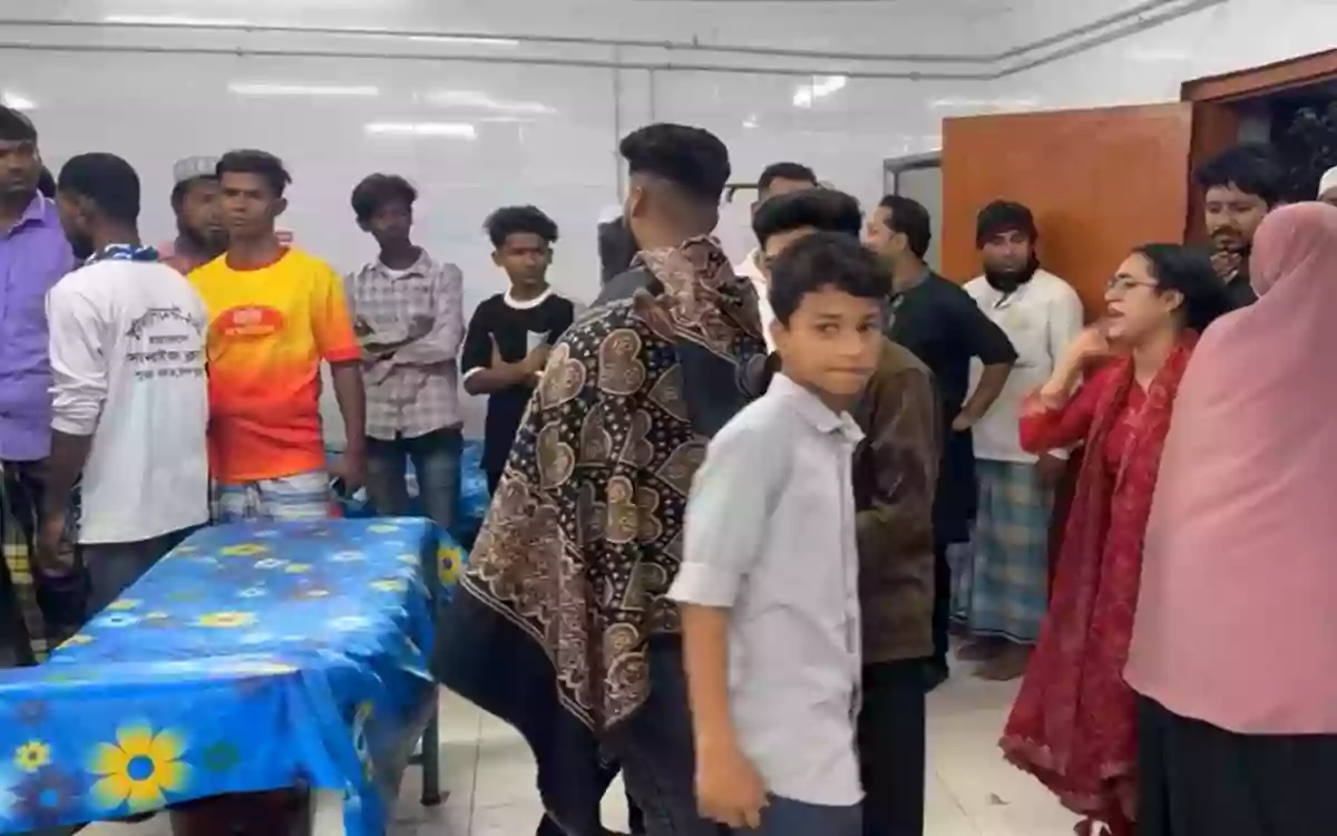 Covered van-motorcycle collision in Chandpur, 2 killed