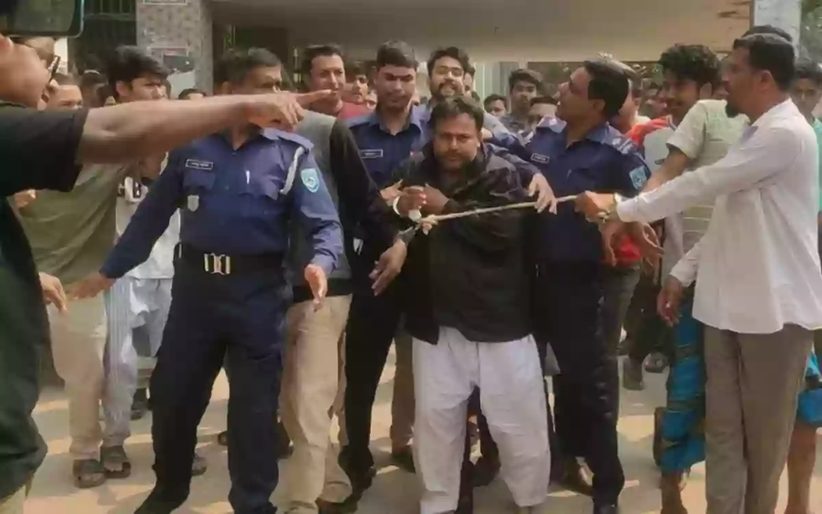 Fifth grade girl raped: Teacher gang-raped while being taken to court