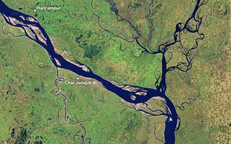 Increasing the navigability of rivers and the role of water transport in the context of Bangladesh
