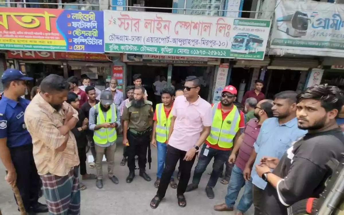 চৌদ্দগ্রামে মহাসড়কে শৃঙ্খলা আনতে উপজেলা প্রশাসনের অভিযান