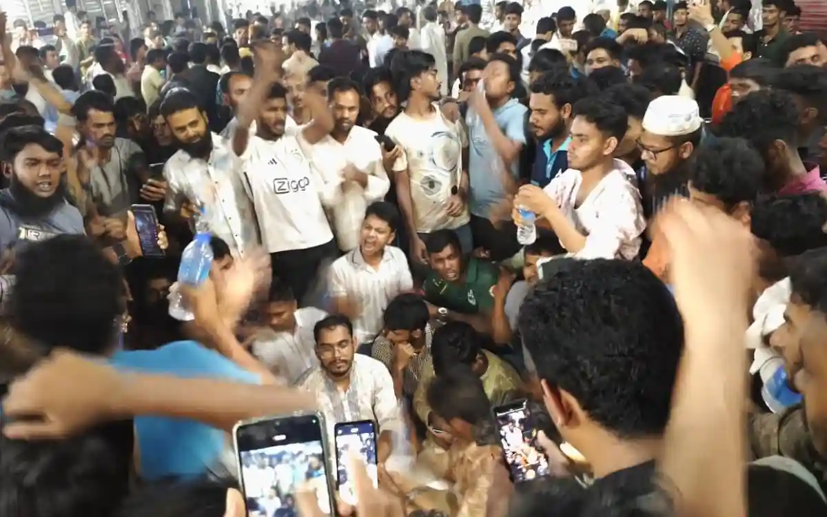 নোয়াখালীতে এনসিপি নেতা হান্নান মাসুদের মিছিলে হামলা, আহত-১৫