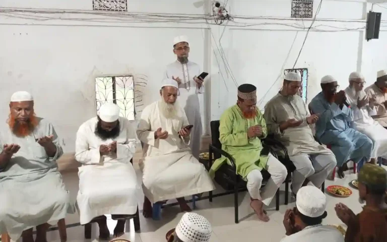 ব্রাহ্মণপাড়ায় শ্রমিক কল্যাণ ফেডারেশনের উদ্যোগে ইফতার মাহফিল