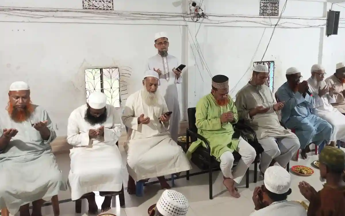 ব্রাহ্মণপাড়ায় শ্রমিক কল্যাণ ফেডারেশনের উদ্যোগে ইফতার মাহফিল