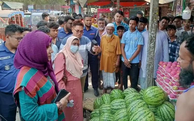 ব্রাহ্মণপাড়ায় রমজান উপলক্ষে বাজার মনিটরিং, পাঁচ প্রতিষ্ঠানকে জরিমানা