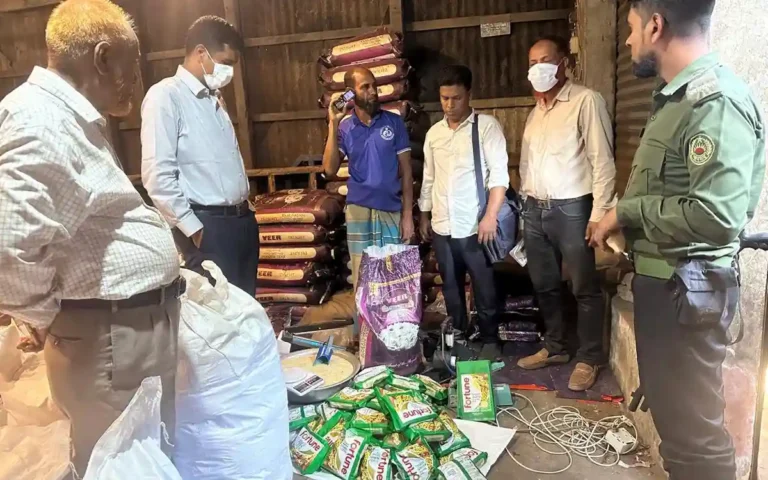 লাকসামে প্রতারণার অভিযোগে মোবাইল কোর্টের অভিযান, ৫০ হাজার টাকা জরিমানা