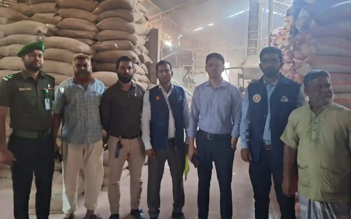 সদর দক্ষিণ উপজেলায় দুই মুড়ি মিলকে বিএসটিআইয়ের ভ্রাম্যমাণ আদালতে জরিমানা