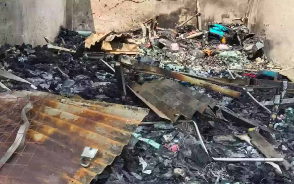 9 shops gutted in mysterious fire in Noakhali