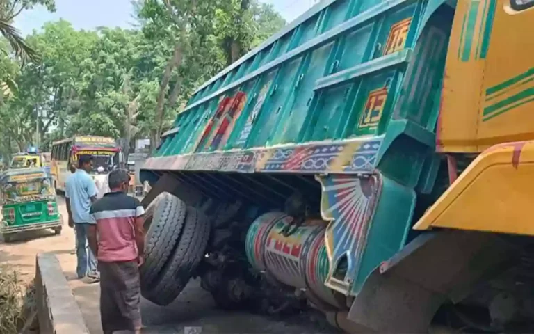 Rising Cumilla - Culvert collapses as truck approaches Chandina, Comilla