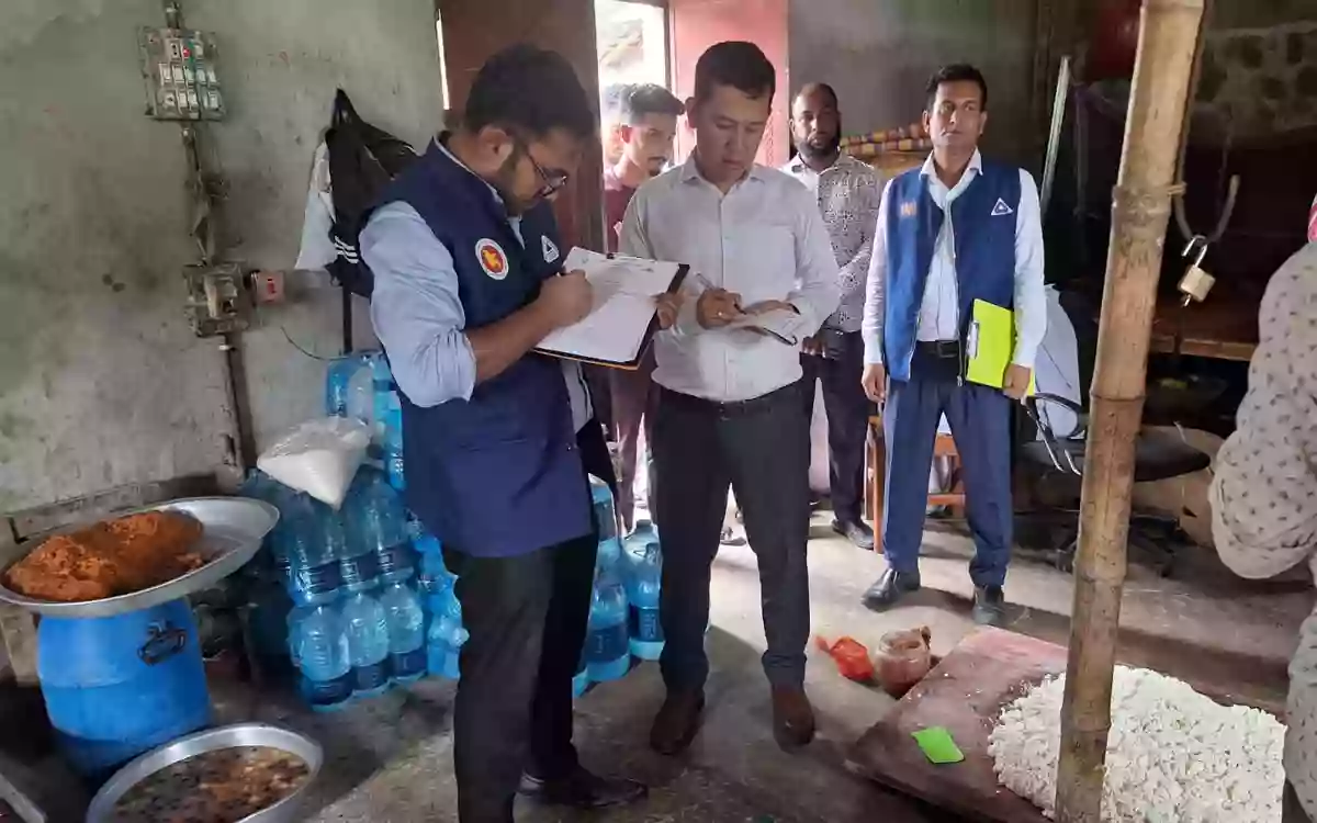Four establishments fined Tk 42,000 in anti-adulteration drive in Barura