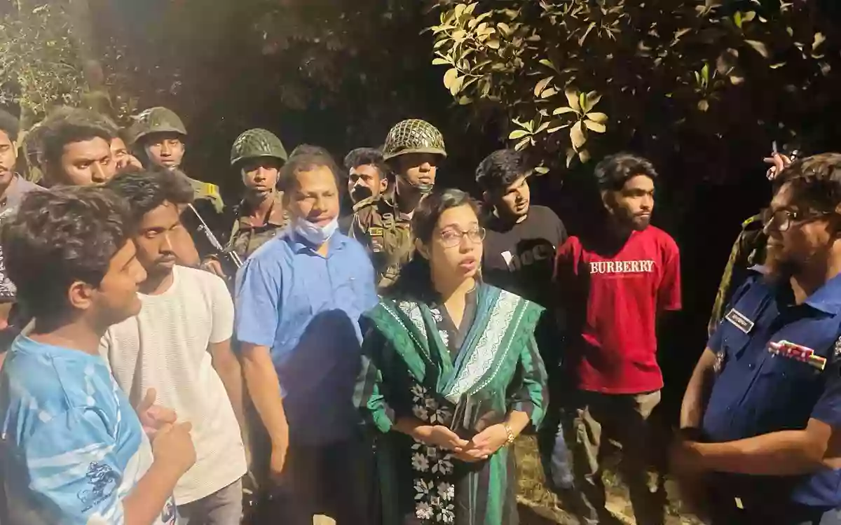 Illegal sand mining in Gomti River in Comilla: 6 trucks seized, 1 jailed