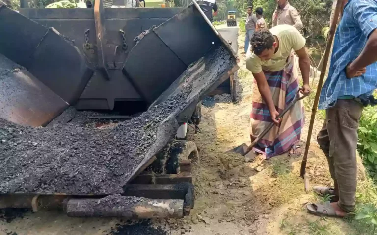 Rising Cumilla - Irregularities in road construction worth Tk 13 crore, locals stop work