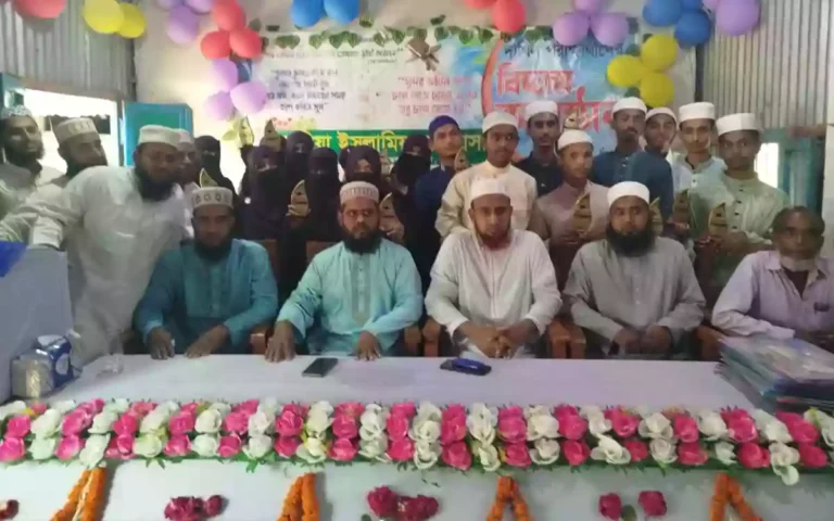 Rising Cumilla - Milad and prayers on the occasion of the farewell of the entrance examination candidates at the Brahmanpara Jamia Islamia Madrasa in Comilla