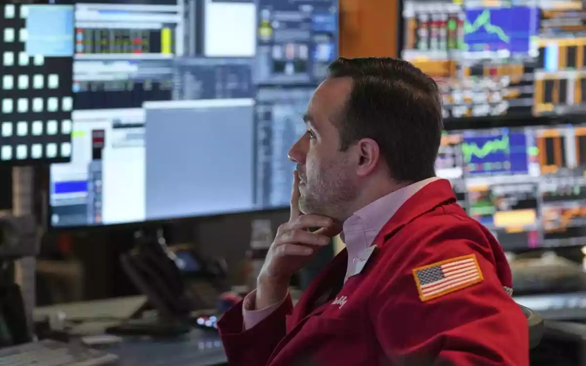 চীনের পাল্টা শুল্কারোপে ধস নেমেছে মার্কিন শেয়ারবাজারে