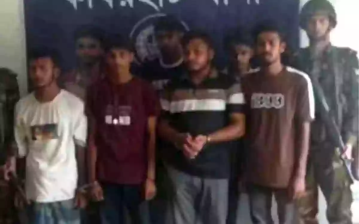 Teen held for ransom, posing as police and army, 5 arrested