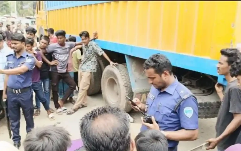 কুমিল্লা নগরীতে সড়ক দুর্ঘটনায় প্রাণ গেল নতুন চাকরিতে যোগ দেওয়া যুবকের