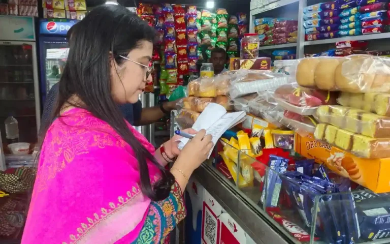 চৌদ্দগ্রামে মিষ্টির দোকানে মোবাইল কোর্টের অভিযান, ২৮ হাজার টাকা জরিমানা