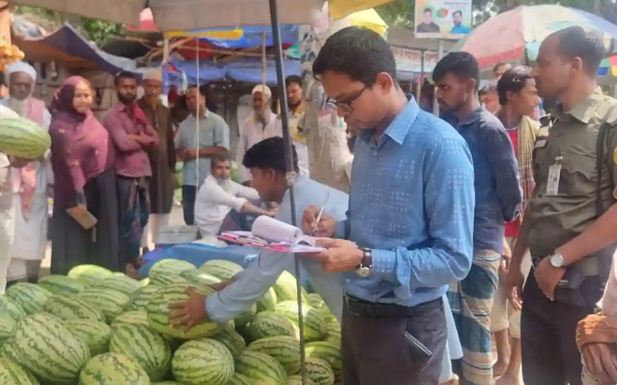 দ্রব্যমূল্য নিয়ন্ত্রণে মুরাদনগর বাজারে মোবাইল কোর্ট, ৬,০০০ টাকা জরিমানা