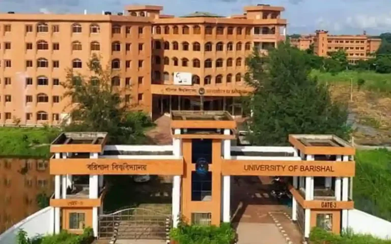 বরিশাল বিশ্ববিদ্যালয়ের ১৩ ব্যাচের শিক্ষার্থীরা ওরিয়েন্টেশন-বঞ্চিত, আইডি কার্ডও অধরাই