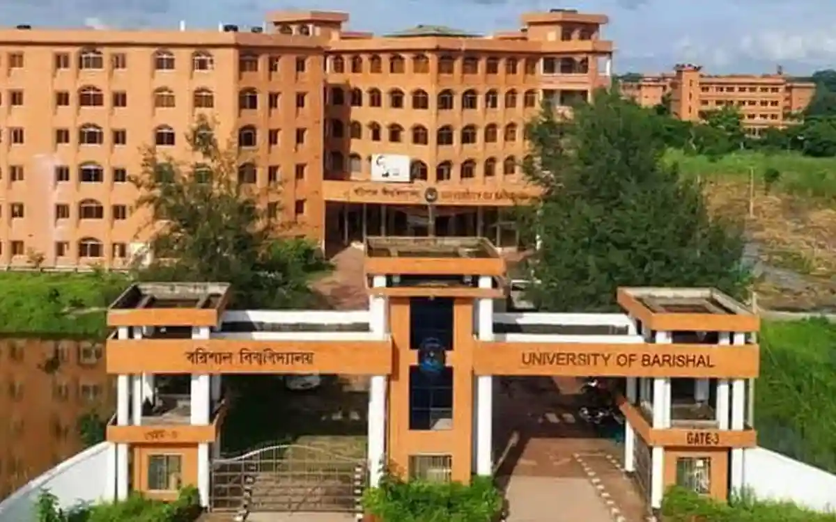 বরিশাল বিশ্ববিদ্যালয়ের ১৩ ব্যাচের শিক্ষার্থীরা ওরিয়েন্টেশন-বঞ্চিত, আইডি কার্ডও অধরাই