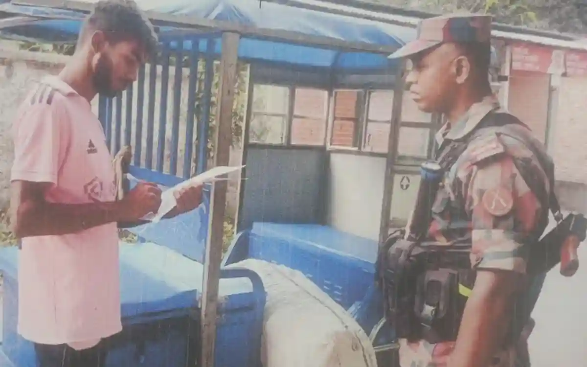 ব্রাহ্মণপাড়ায় বিজিবির অভিযানে ২০ কেজি গাঁজাসহ একটি অটোরিকশা জব্দ