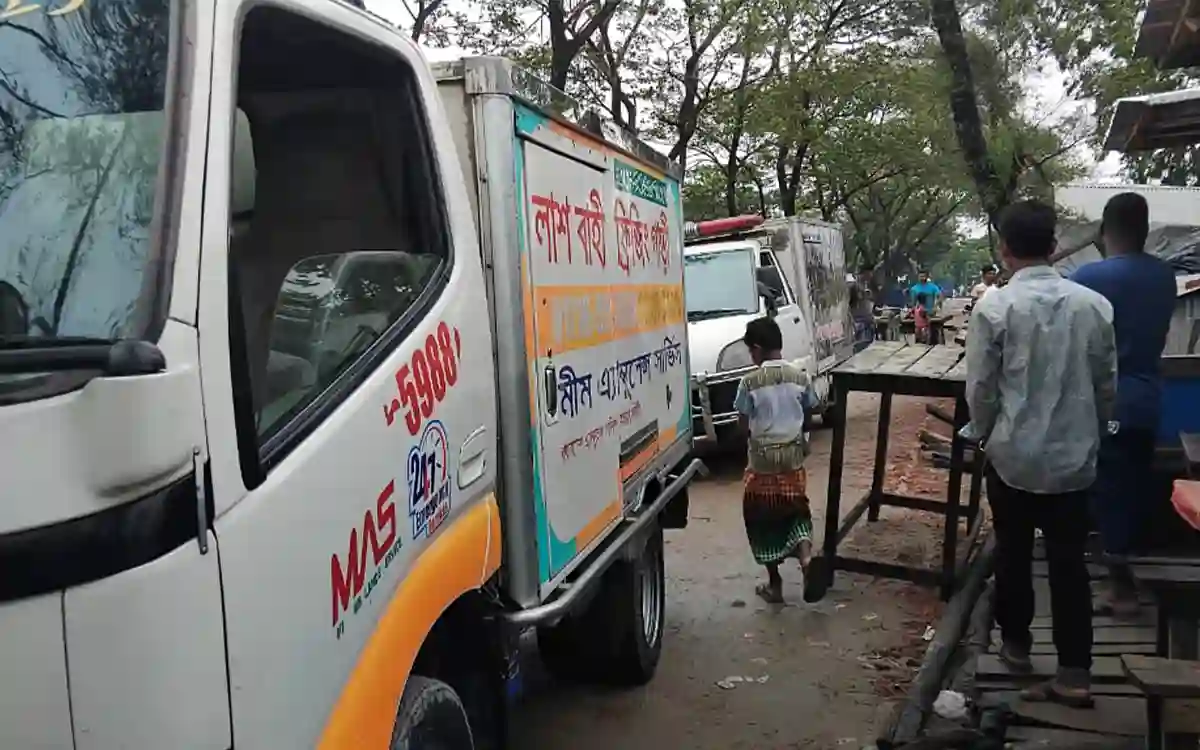 Rising Cumilla -4 bodies stuck at Hatiya pier reach their destination on special leave