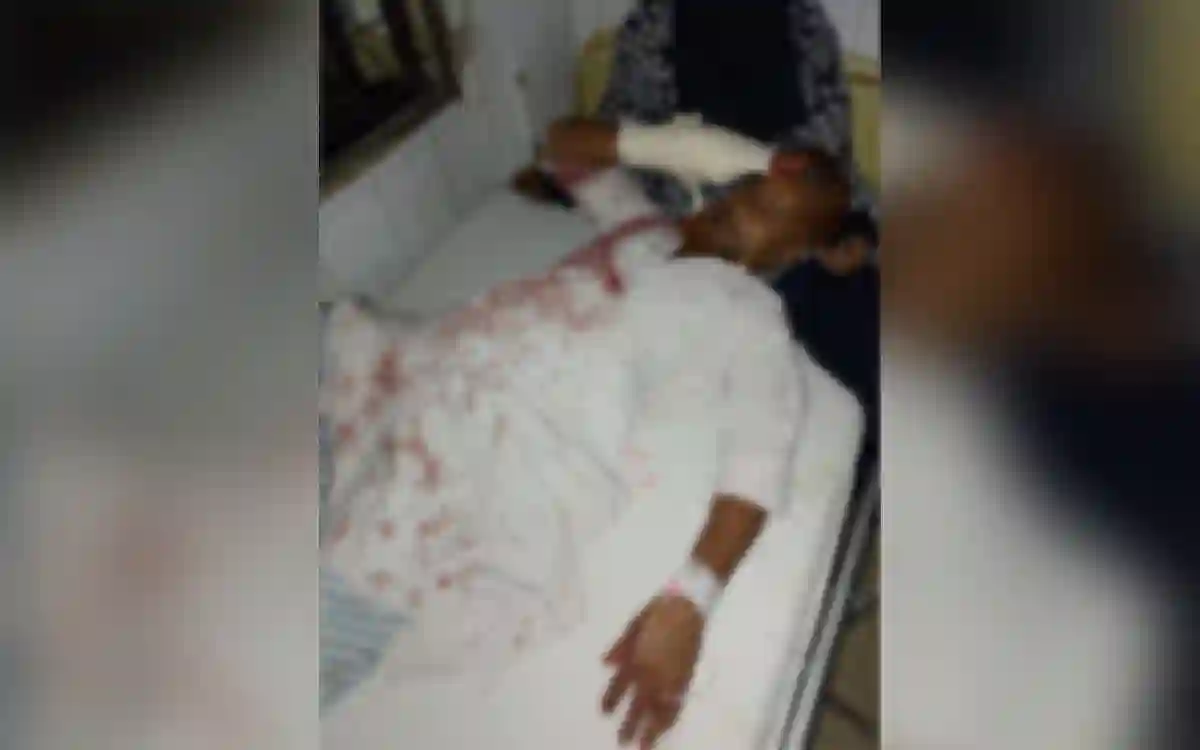 Rising Cumilla -Elderly man stabbed in Hatiya over unpaid bribe, admitted to hospital