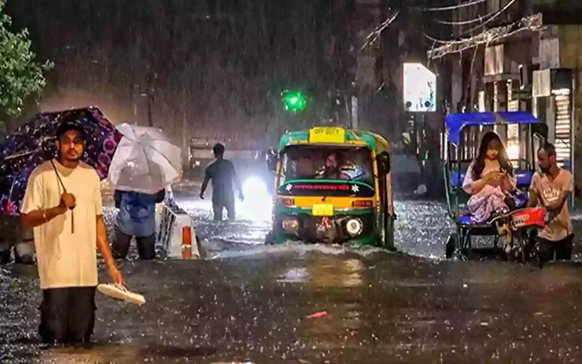 Rising Cumilla - Heavy rains in Delhi waterlogged roads, disrupting air traffic