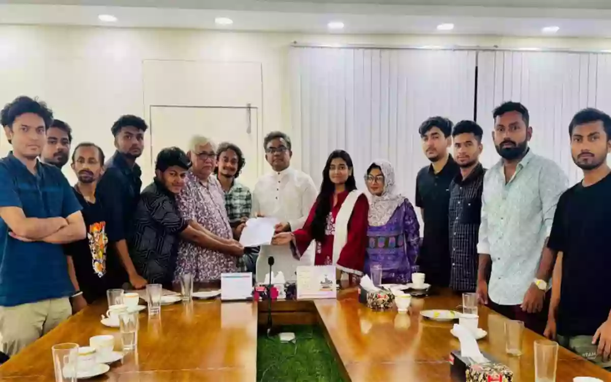 Students submit memorandum demanding assurance of various health facilities