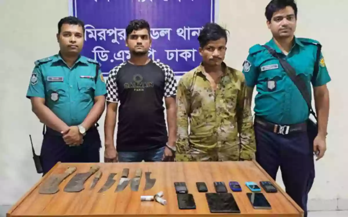 Two robbers arrested with domestic weapons while preparing for robbery