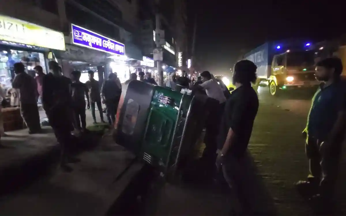 চৌদ্দগ্রামে সড়কে শৃঙ্খলা ফেরাতে উপজেলা প্রশাসনের অভিযান