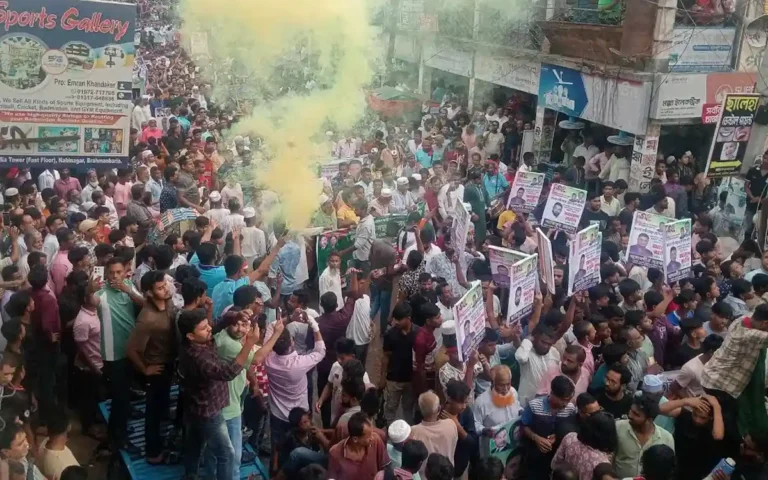 নবীনগরে তাপসের নেতৃত্বে বিশাল আনন্দ মিছিল