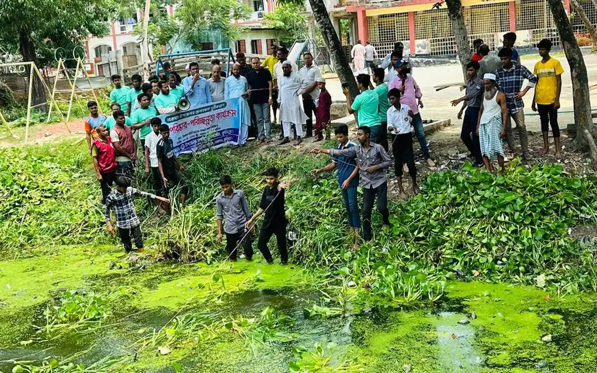 লাকসামে জলাবদ্ধতা নিরসনে একযোগে ৯টি খাল পরিষ্কার অভিযানের উদ্বোধন