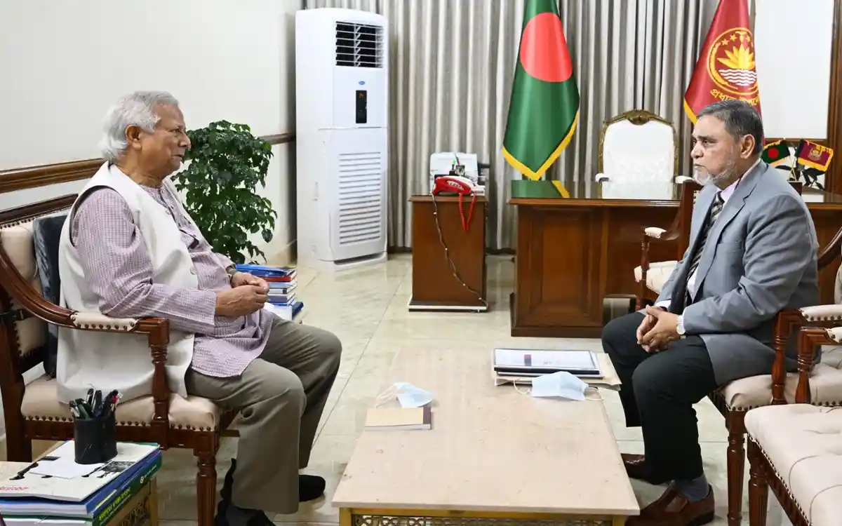 প্রধান উপদেষ্টার সঙ্গে সিইসির সৌজন্য সাক্ষাৎ