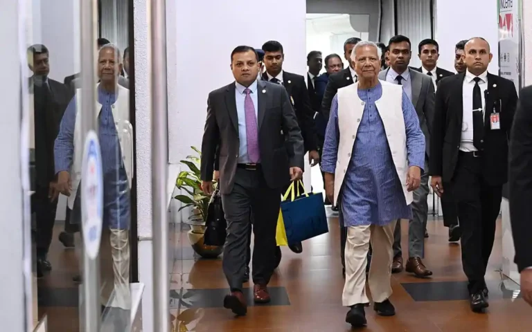 দেশে ফিরেছেন প্রধান উপদেষ্টা