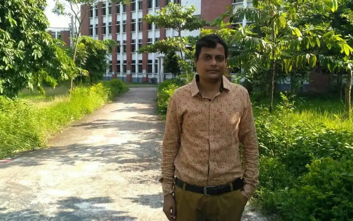 বেরোবি শিক্ষক মাহমুদুল হকের মুক্তি চাইলেন রাবি শিক্ষকরা