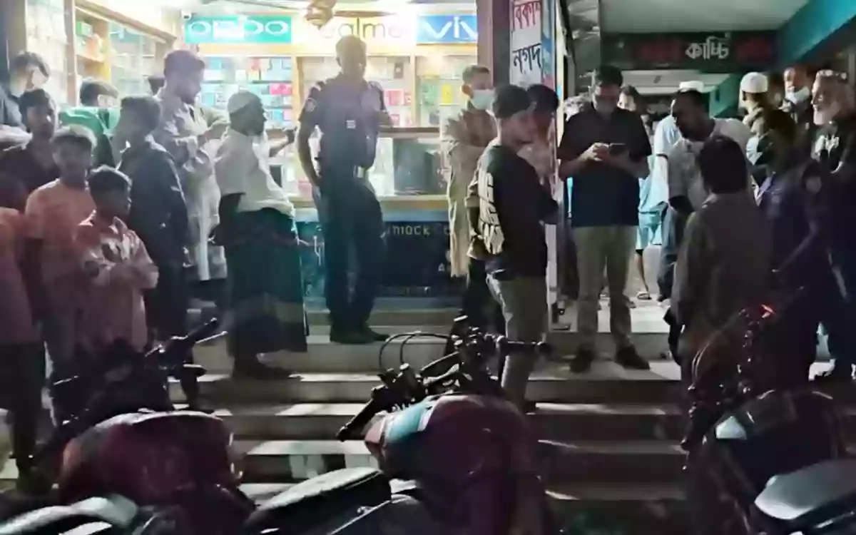 12 people fined in mobile court operation in Muradnagar