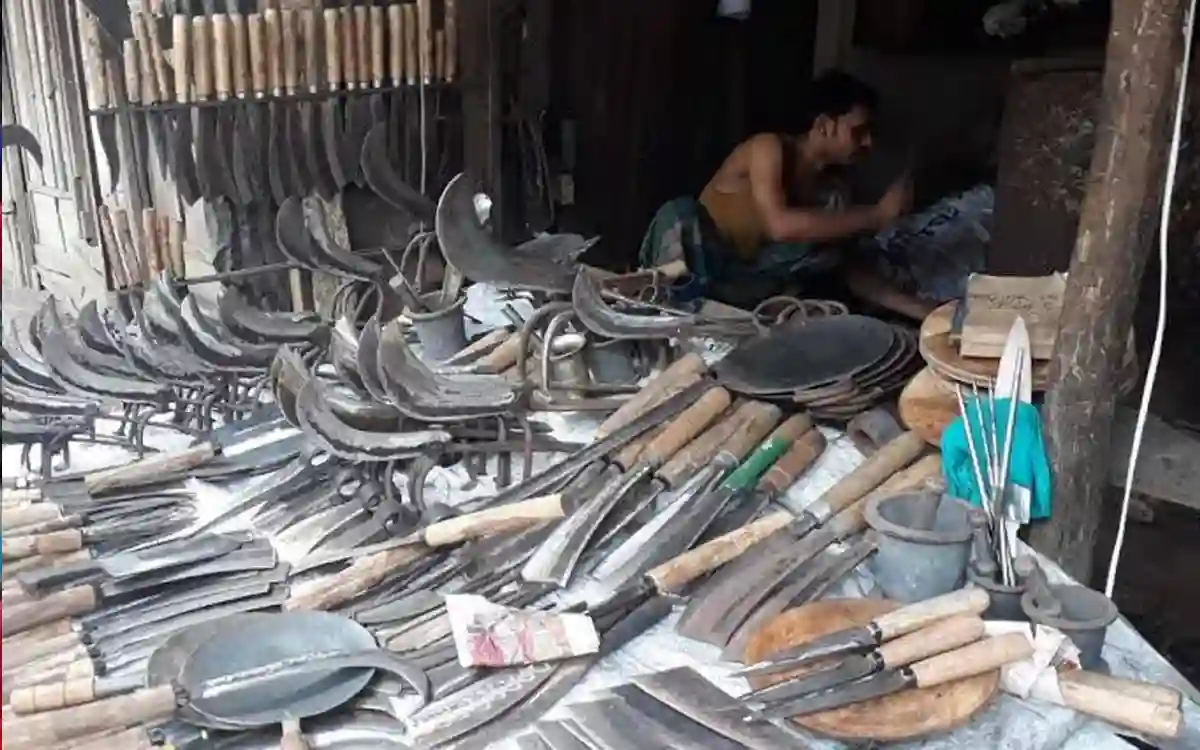 Rising Cumilla -Ahead of Eid, the blacksmith's neighborhood in Chandina is filled with the sound of tung tang