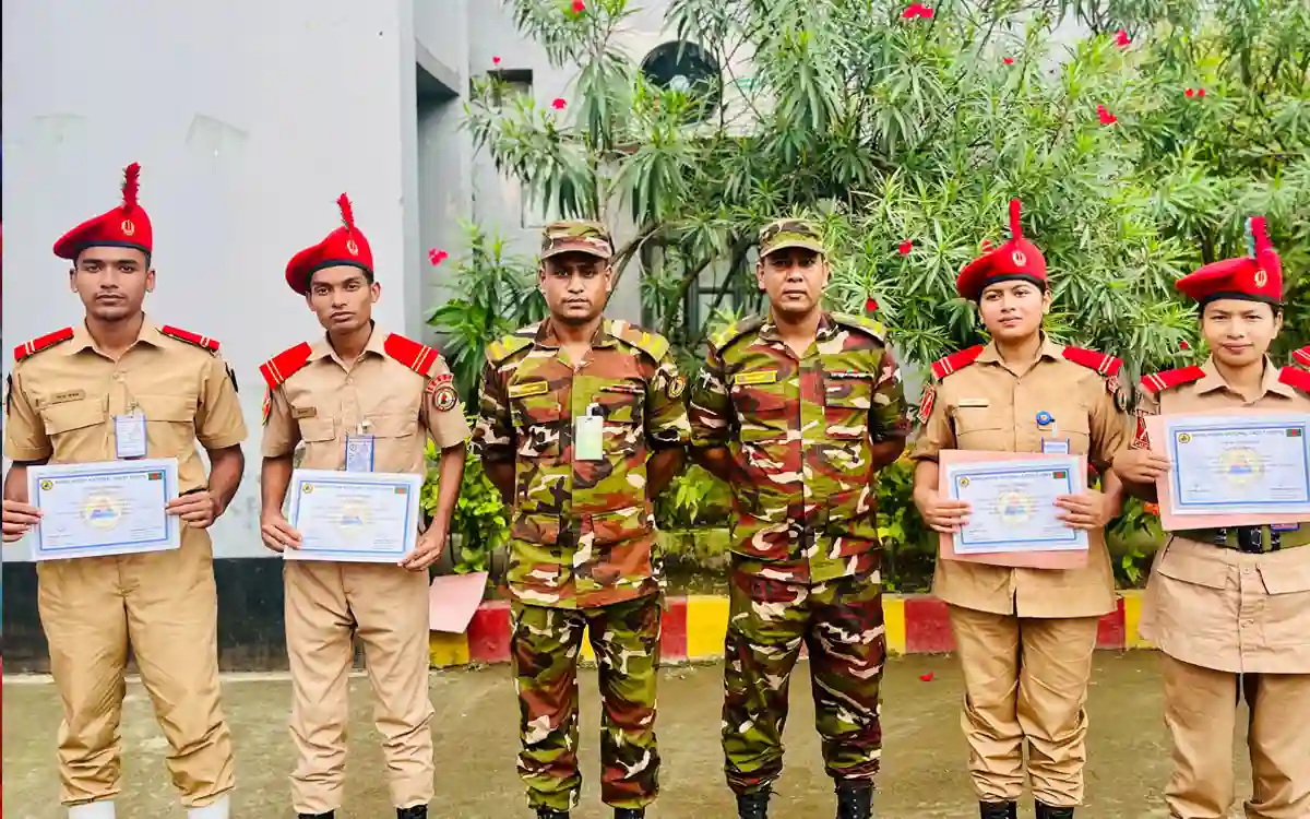 Rising Cumilla -Five cadets of Comilla University's BNCC receive band training and certificates