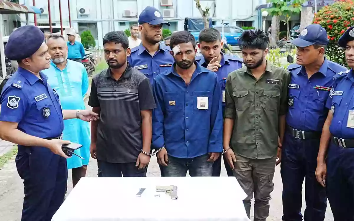 Robbery at livestock market targeted after release from jail in Comilla, 3 arrested