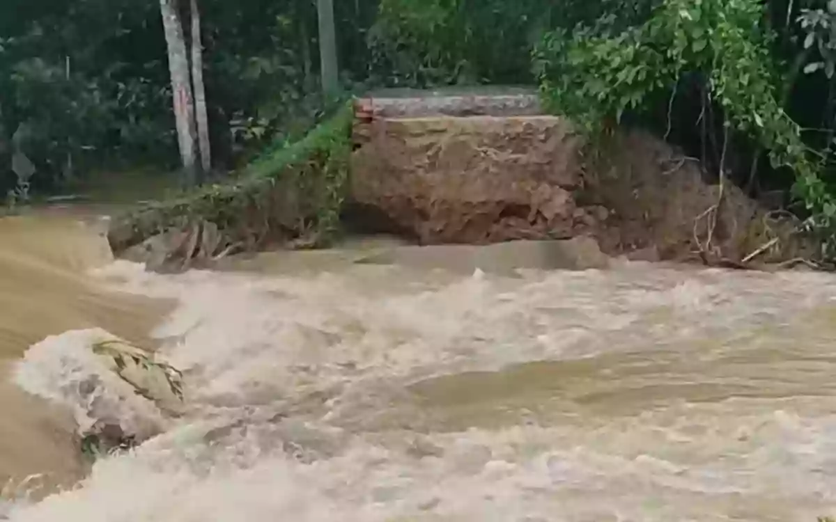 Water enters localities after Muhuri River dam breaks in Feni, flooding several villages