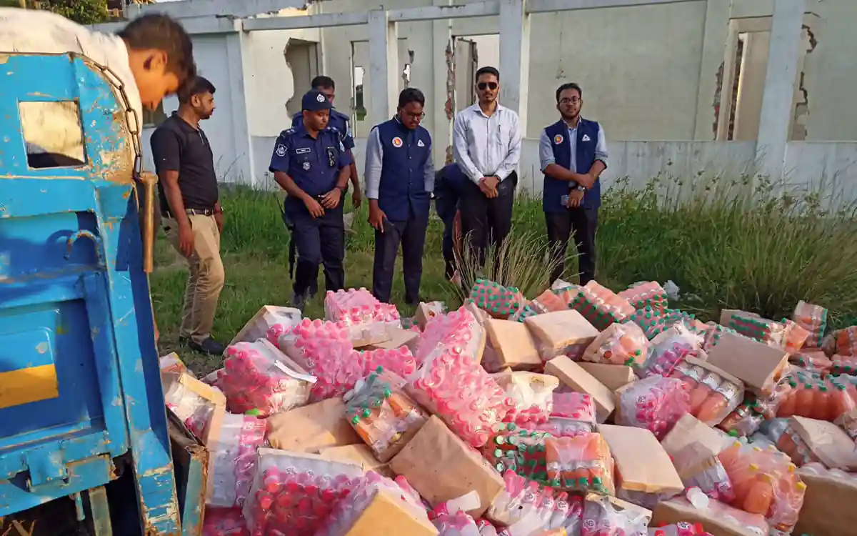 চান্দিনায় মোবাইল কোর্টের অভিযানে ২৫০ কার্টুন ভেজাল শিশু খাদ্য ধ্বংস