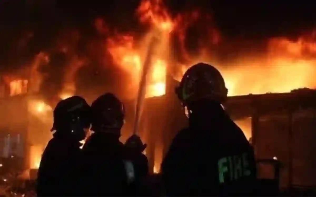 Rising Cumilla -At least 10 shops gutted in fire in Burichang, Comilla, causing damage worth over a crore taka