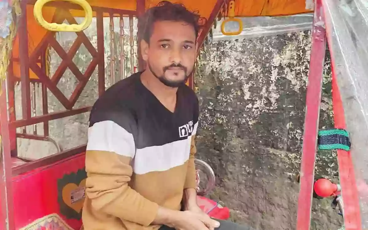 Easybike driver returns Tk 1.5 million left by passenger in Comilla