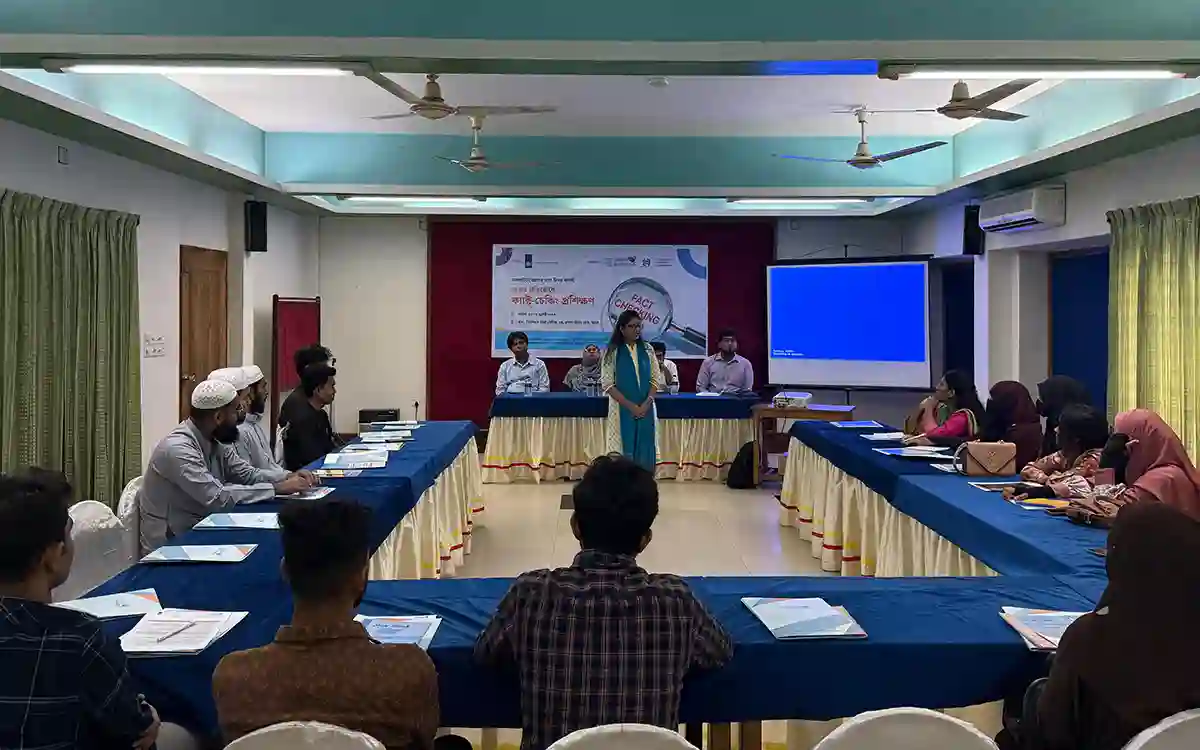 Rising Cumilla -Fact-checking training begins in Khulna to combat rumors and misleading information