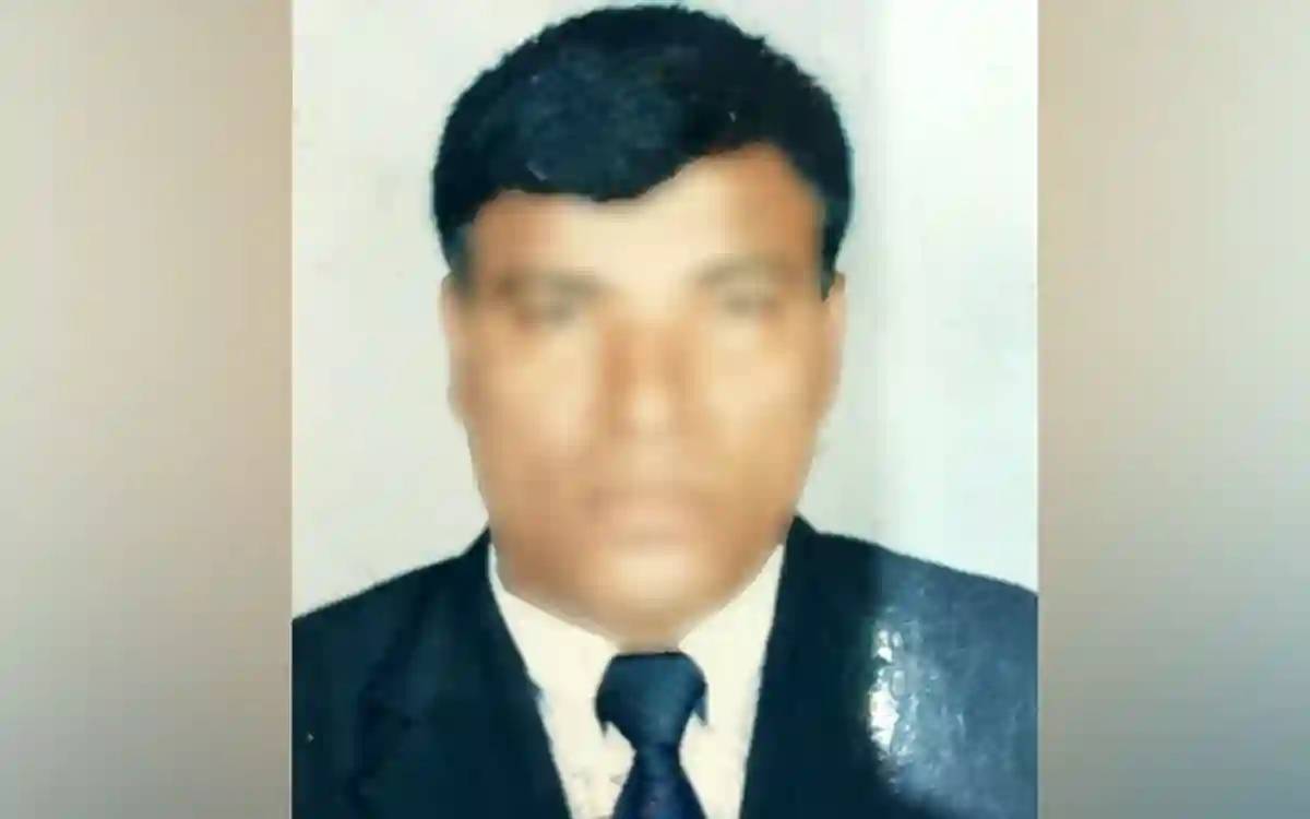 Rising Cumilla -Lawyer dies during court hearing in Chandpur